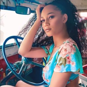 Meet your Posher, Isabel